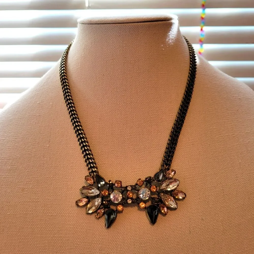 Stunning Sparkly Statement Neclace on Bronze chain.